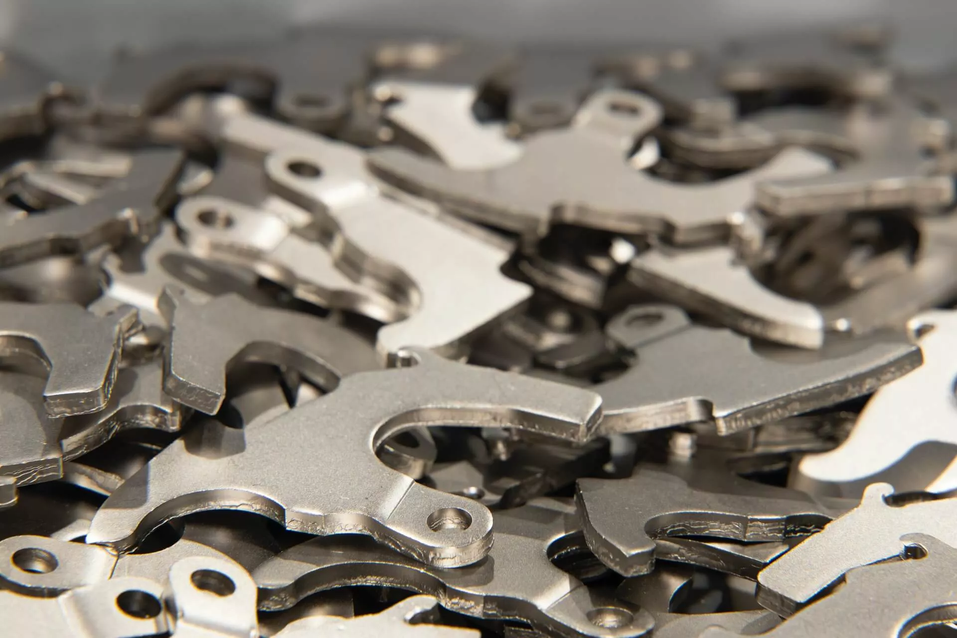 Composants électromécaniques pièces mécaniques